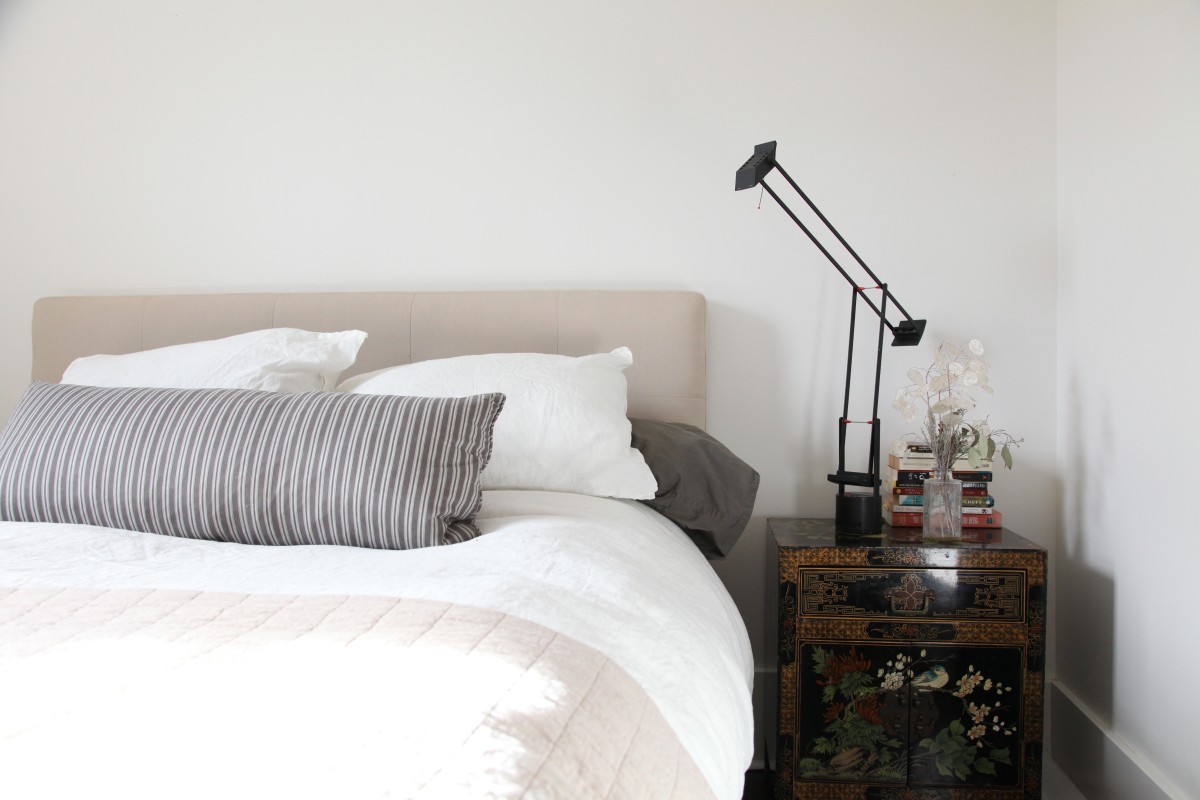 Dormitorios contemporáneos con toques nórdicos dormitorios_contemporaneos_con_toques_nordicos_megan_buchanan_c_2012_houzz