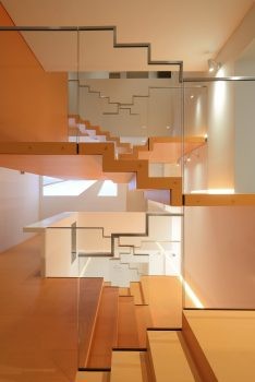 Tiene 15 metros y forma de 'zigzag'