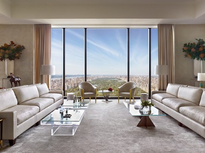 Una de cal y otra de arena para el rascacielos más estrecho del mundo, muy cerca de su apertura