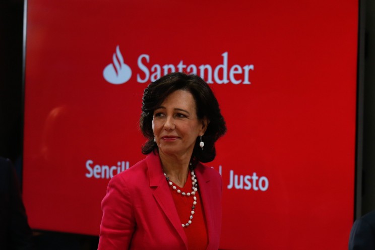Santander lanza LandCo para gestionar 13.000 activos de suelo