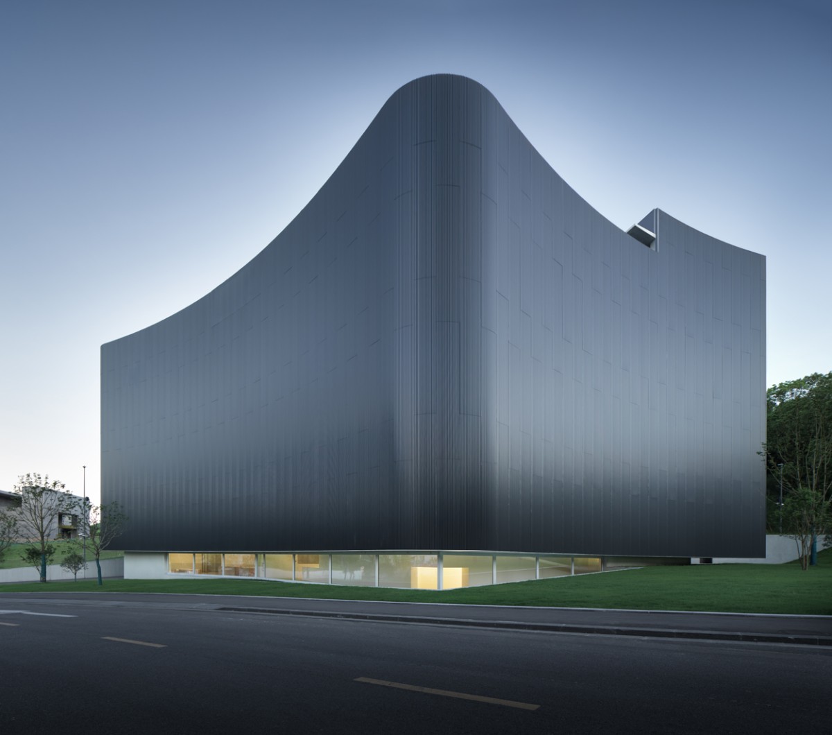 Pequeño por fuera, inmenso por dentro: así es este increíble museo de diseño minimalista de China 