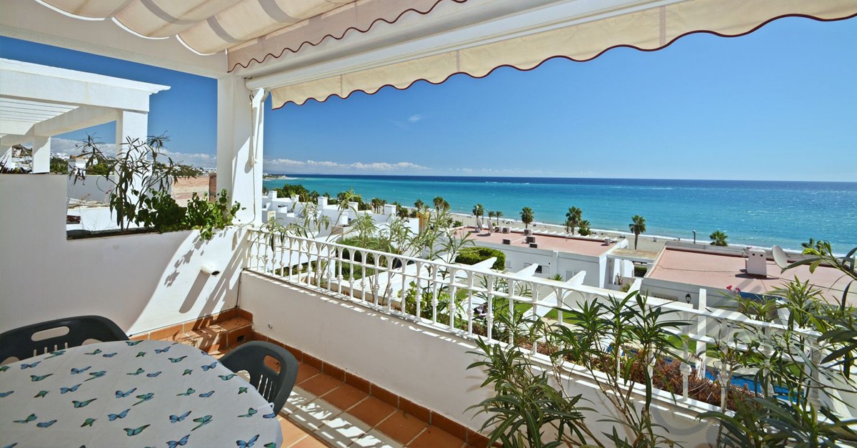 Enjoy the winter sun in Spain with these properties for sale by the sea