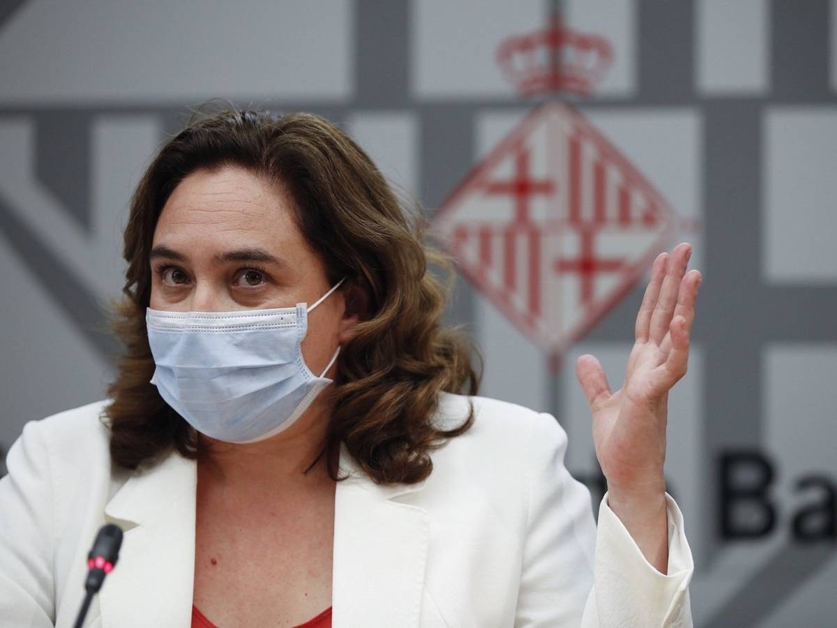 Ada Colau enseña a los okupas a esquivar su desahucio: ‘guía práctica’ de cómo hacerlo