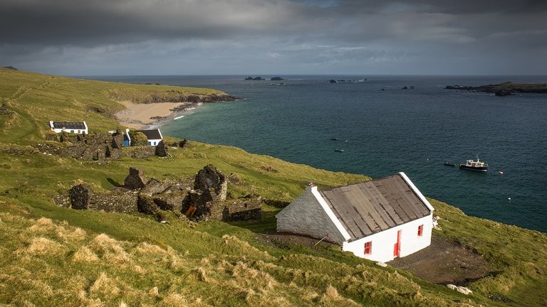 Se disparan las solicitudes de un trabajo peculiar: regentar un hospedaje en una remota isla de Irlanda