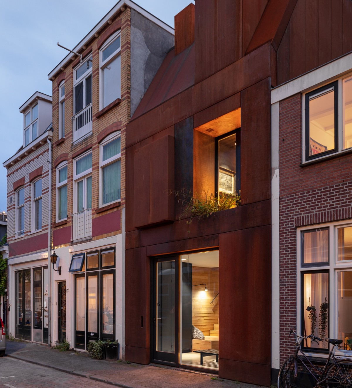 No desentona con las casas vecinas