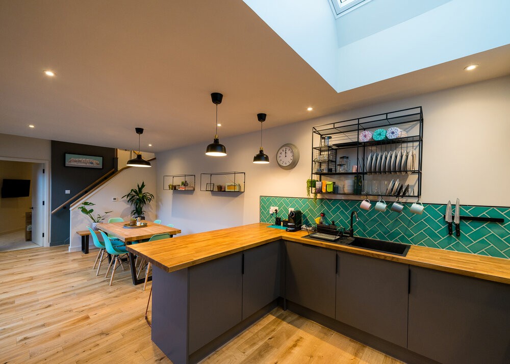 Abierta y con un tragaluz