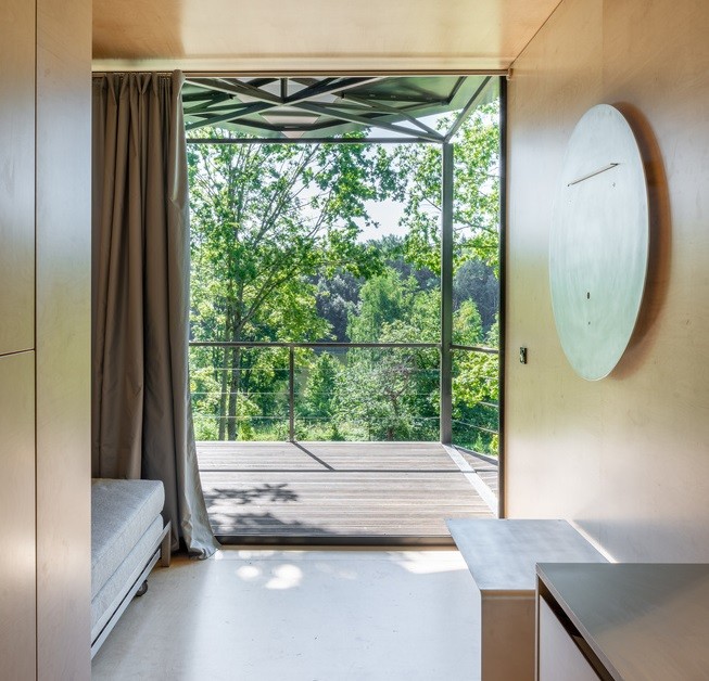 Un gran ventanal para admirar el paisaje