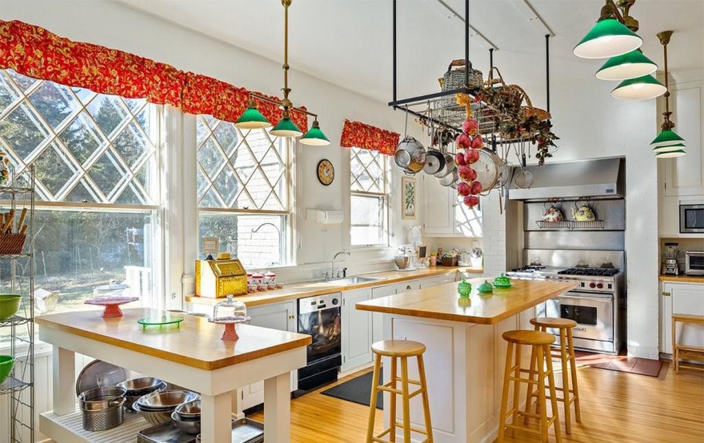 cocina-con-isla-casa-john-travolta-realtor