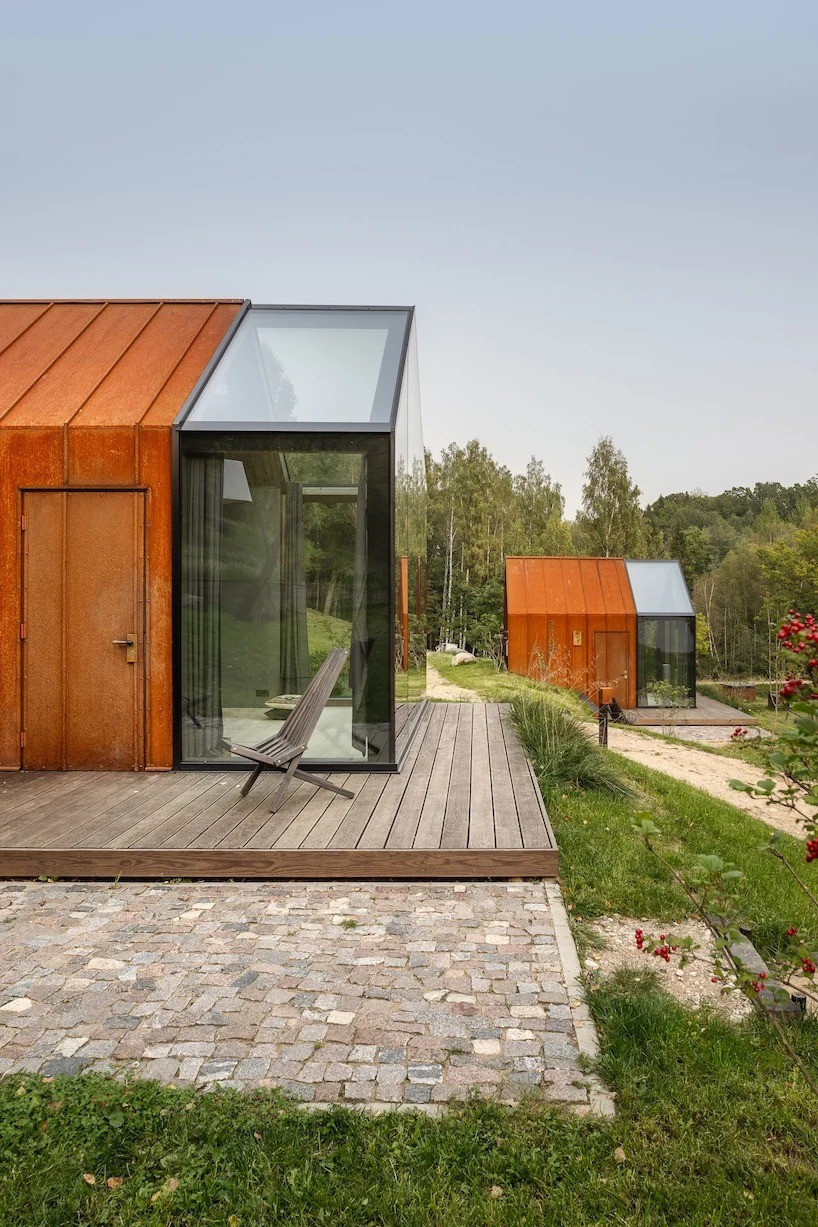 corten-steel-and-glass-cabins03