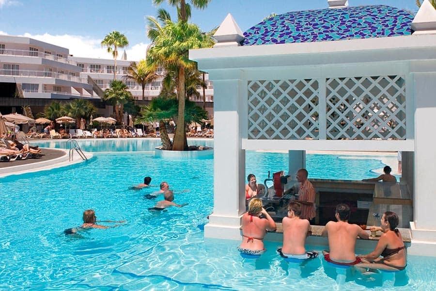 RIU y TUI lanzan al mercado tres hoteles y 1.500 habitaciones en plena crisis por el covid-19