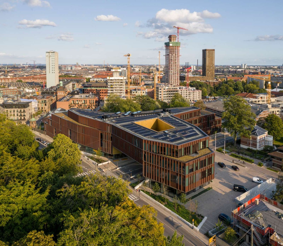 Cobre reciclado, innovación y espacios verdes: así es la nueva sede de Carlsberg en Copenhague