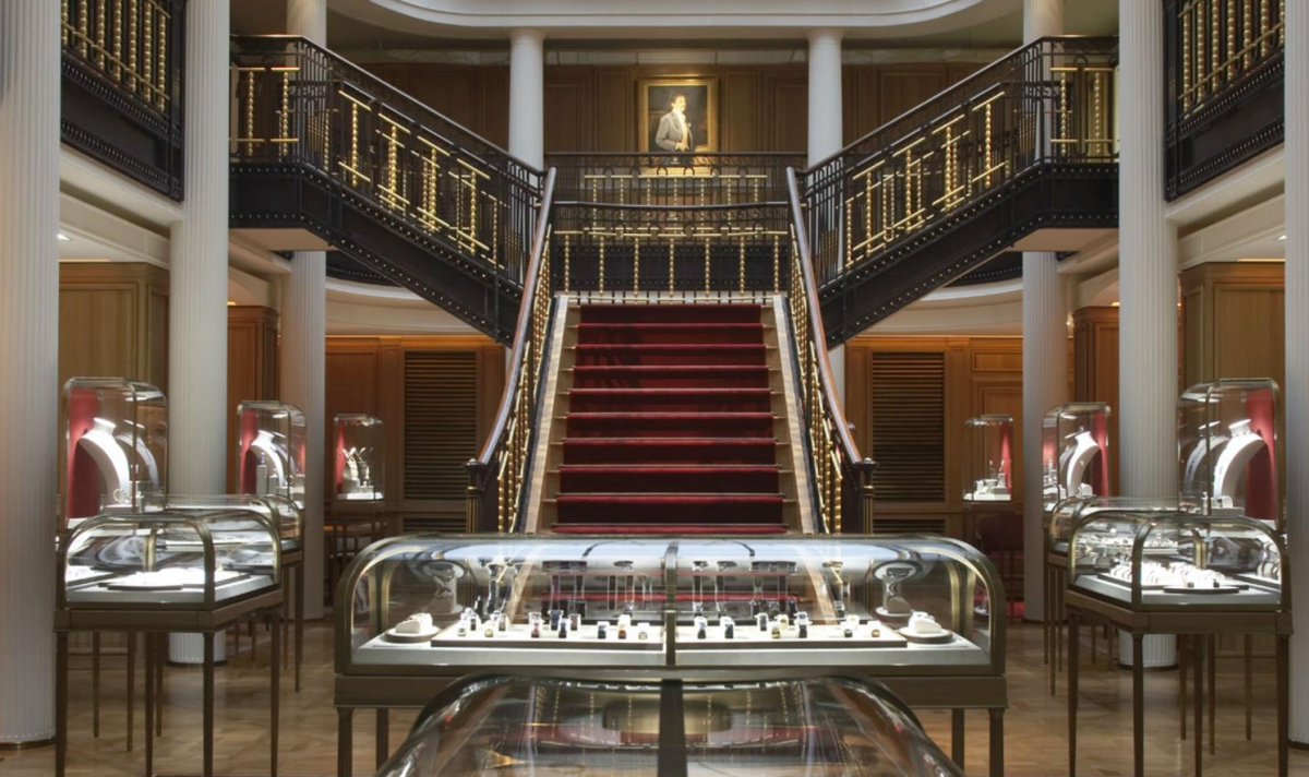 Cartier pone a la venta el mobiliario histórico de algunas de sus ‘boutiques’