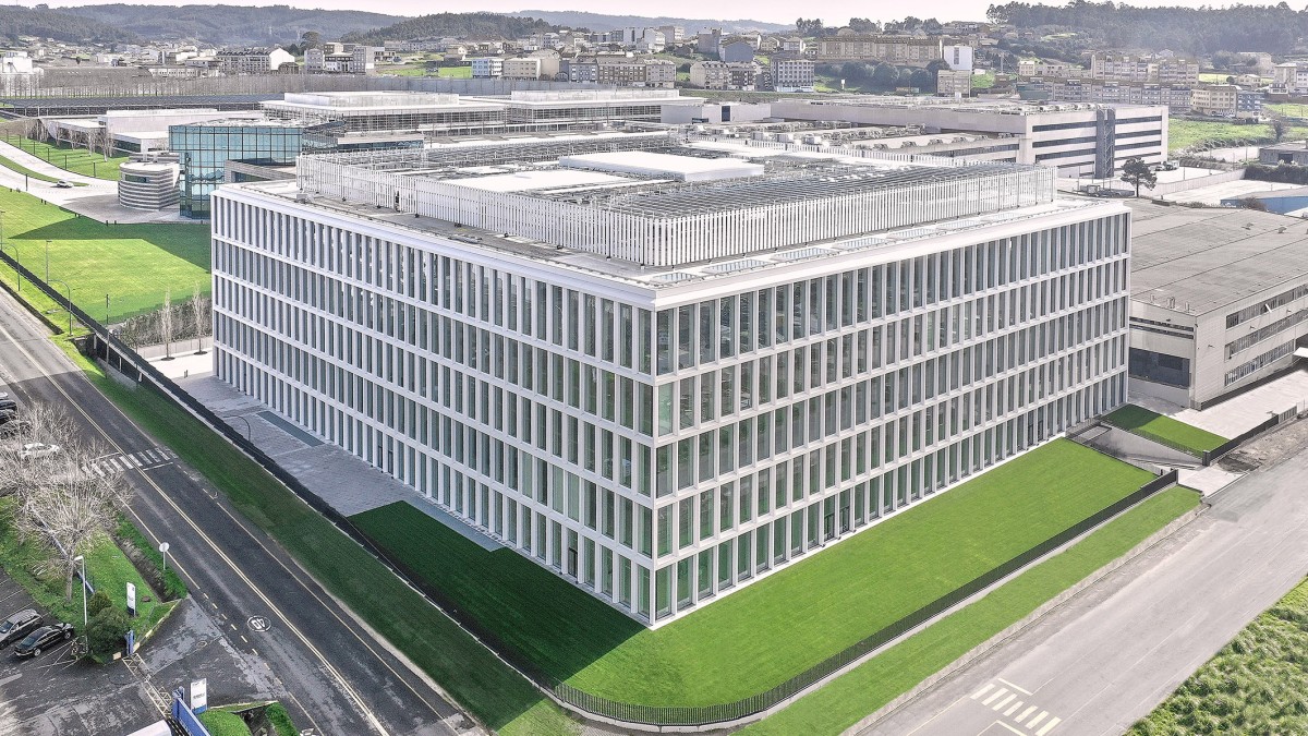 Inditex refuerza su sede en Arteixo y Mango invierte 42 millones en sus oficinas de Barcelona