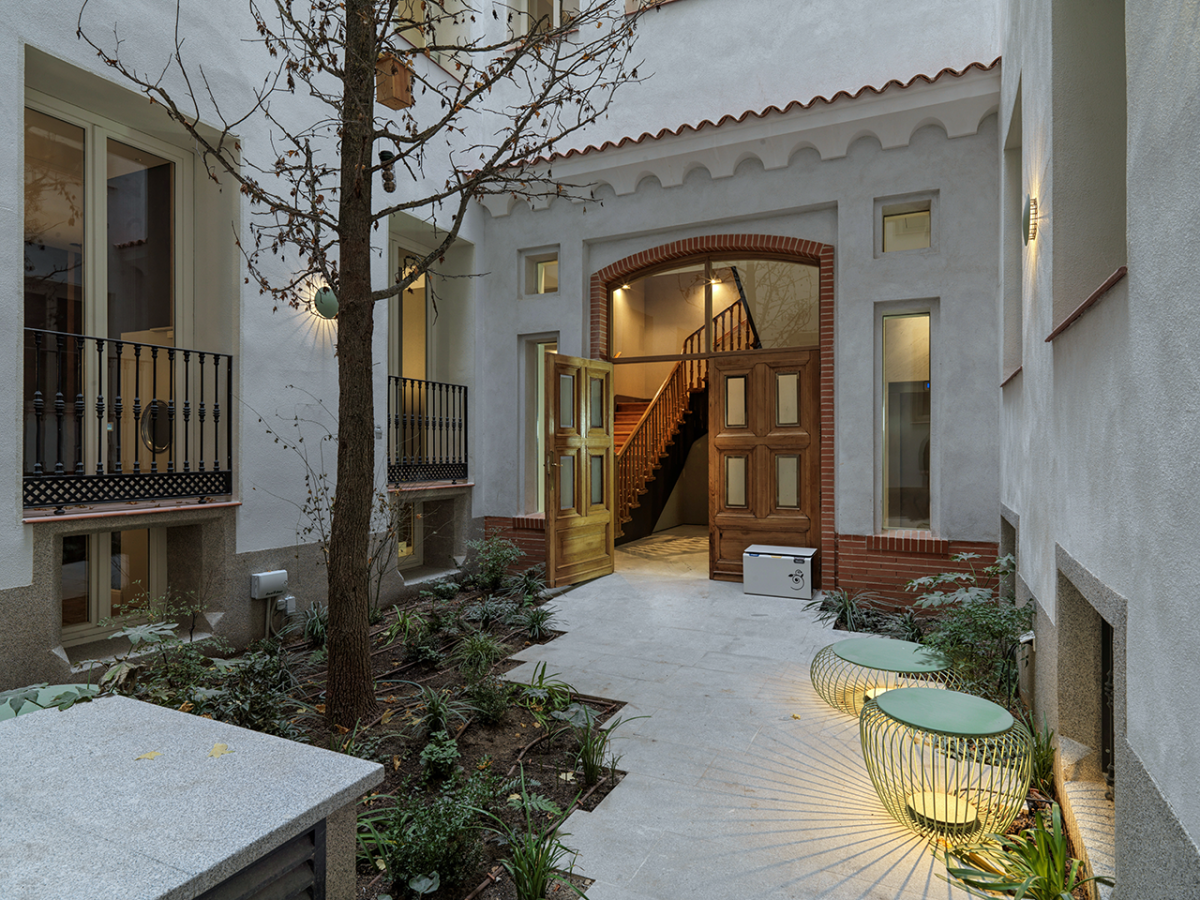 El edificio está en la calle Montalbán