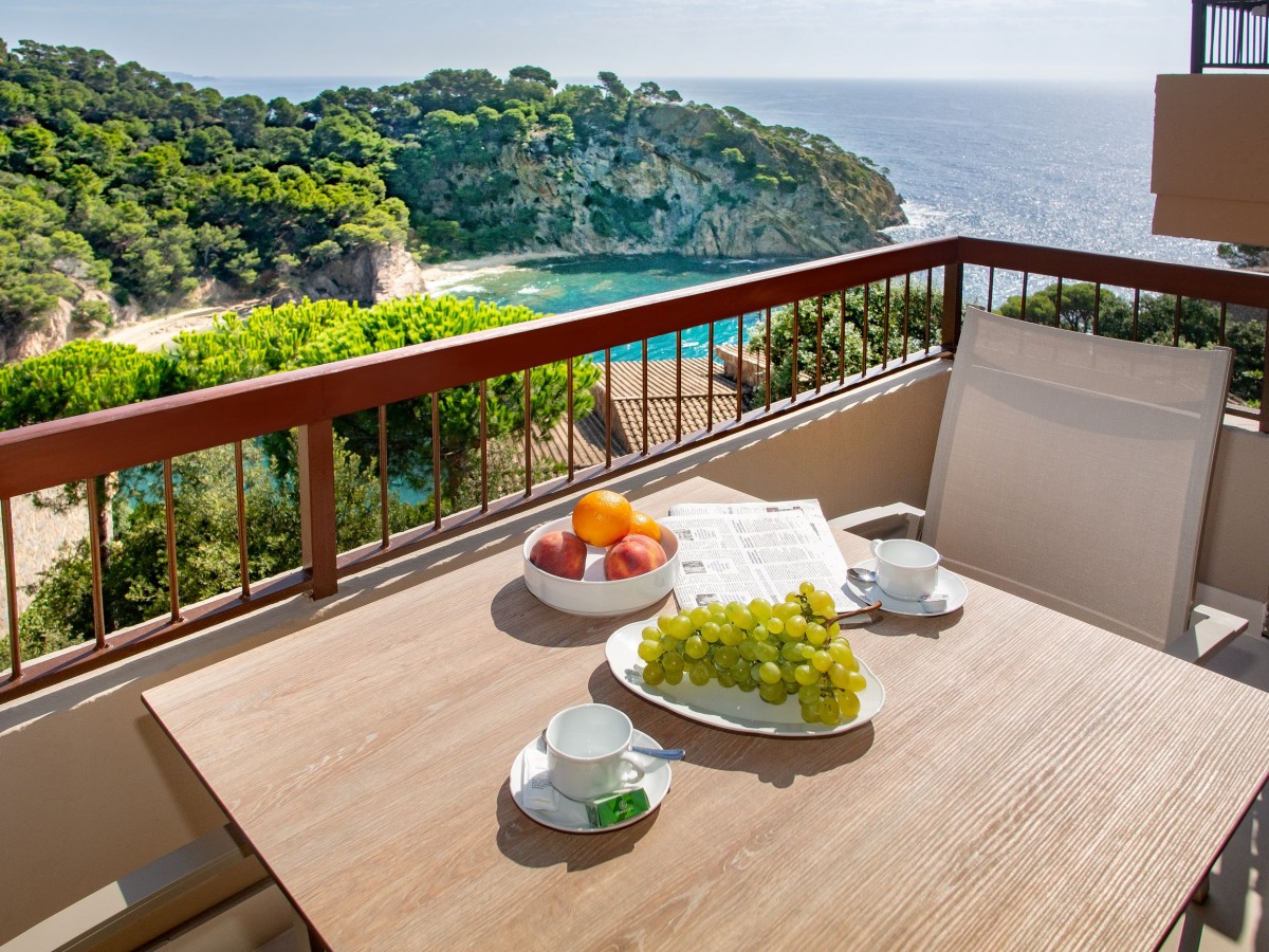 Azora compra el complejo Arenas Resort Giverola en la Costa Brava e invertirá 40 millones en reformarlo