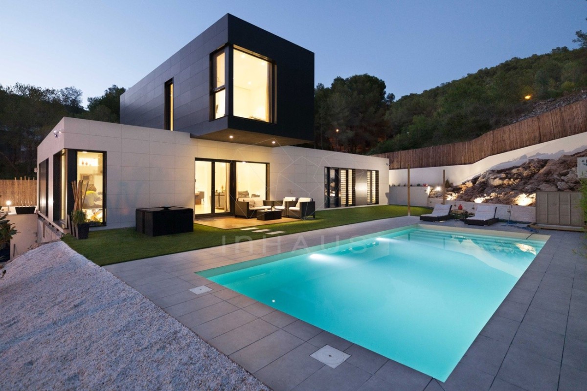 Permisos y licencias para construir una casa prefabricada en España