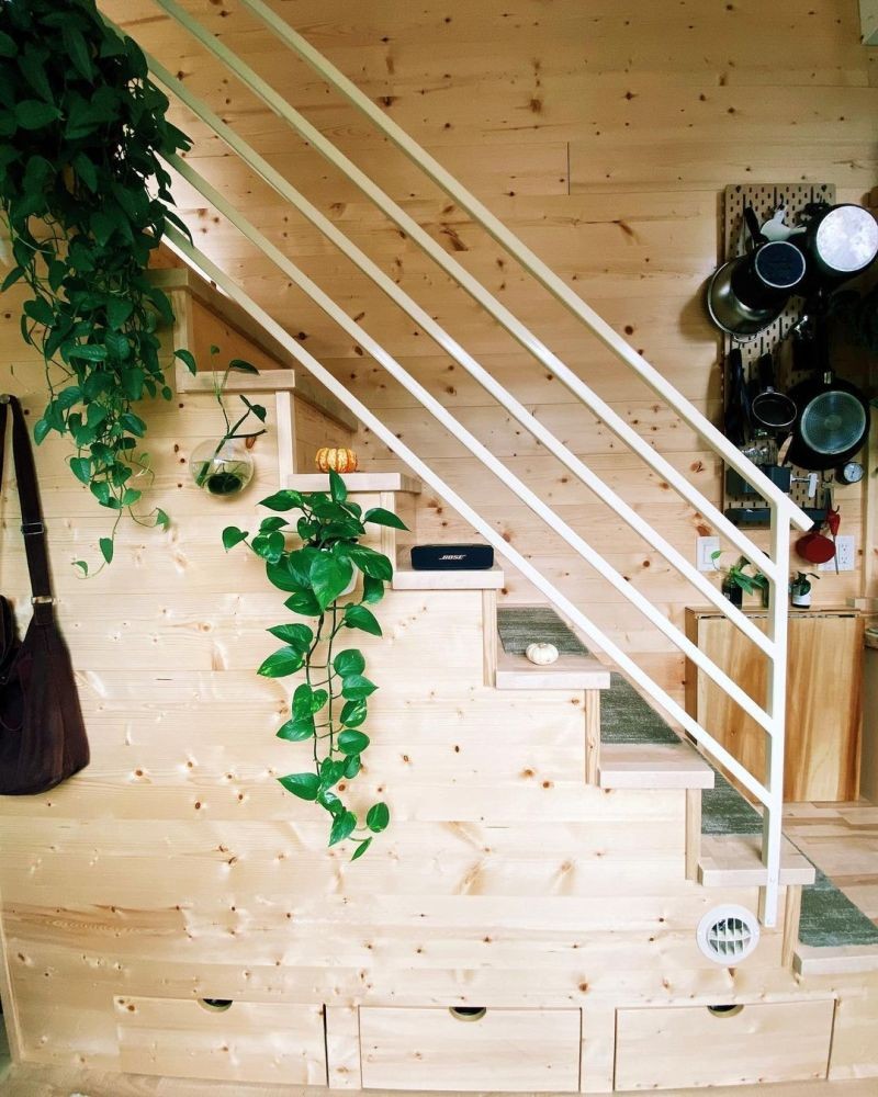 Cajones debajo de la escalera