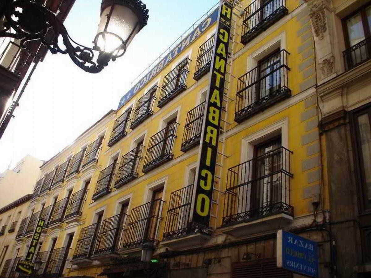 La Ingobernable okupa un edificio de ‘Marco Aldany’ en el centro de Madrid