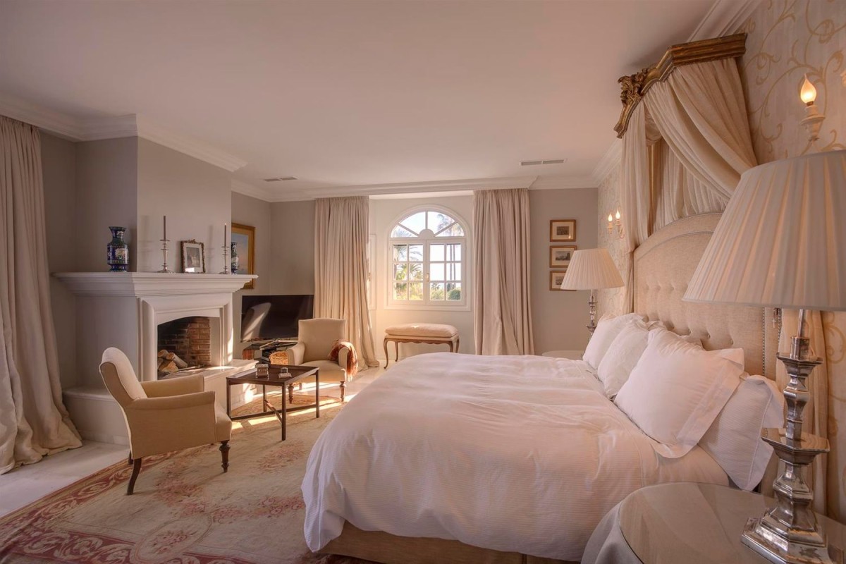 Proprietatea are dormitoare tradiționale spațioase