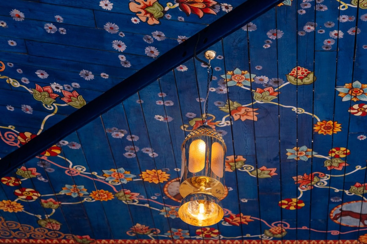 Con una constelación de estrellas