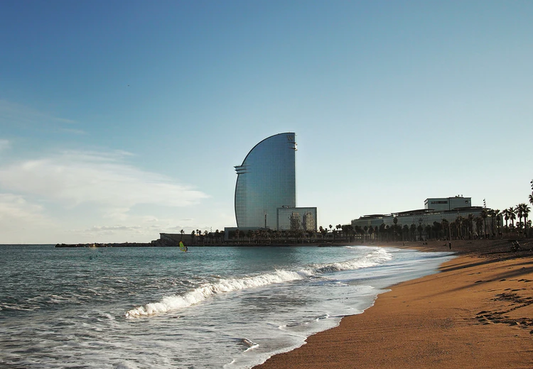 Coordinación público-privada, clave para combatir la saturación turística en Barcelona