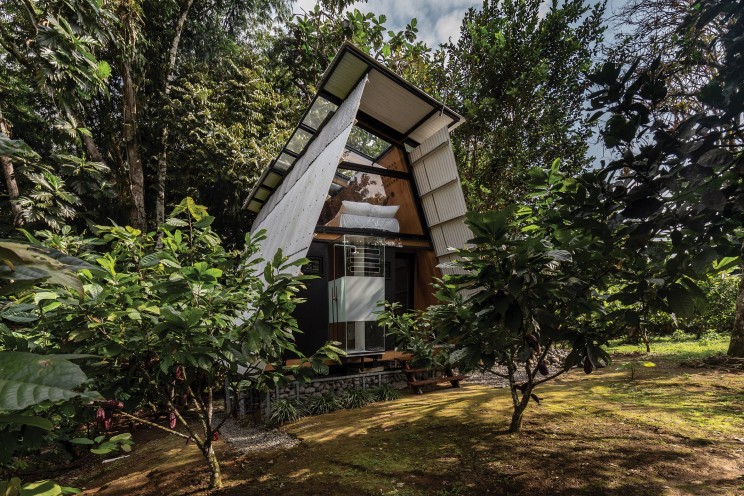 Cabaña prefabricada en la selva de Ecuador totalmente sostenible viver_fora_da_cidade