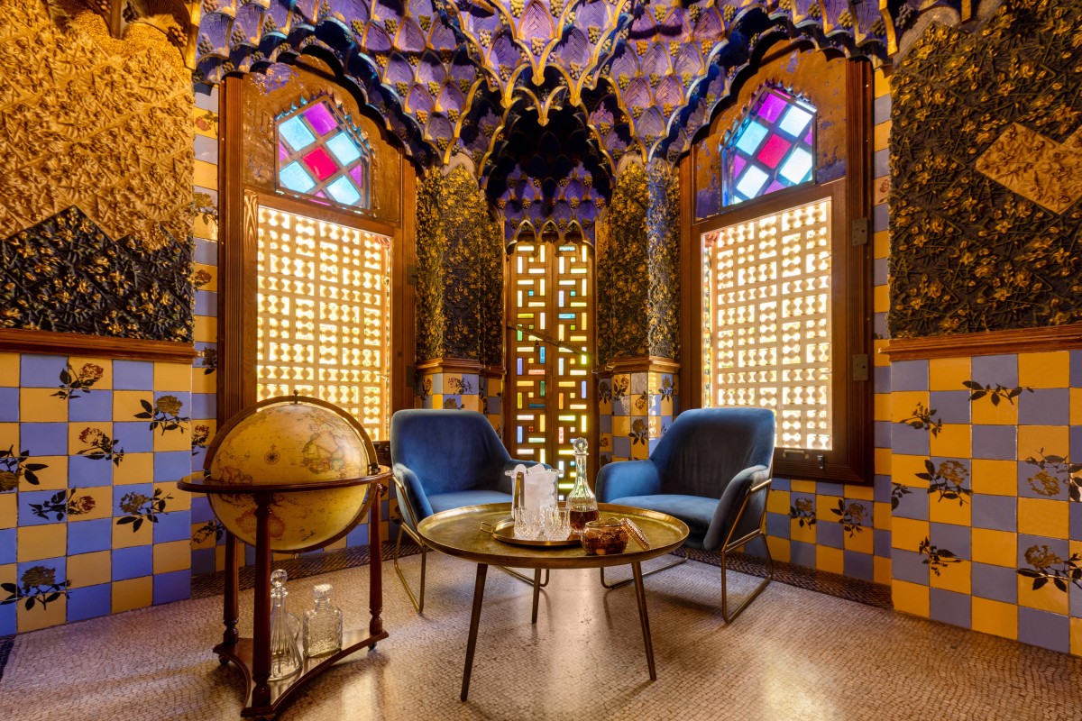 casa-vicens-gaudi-airbnb2