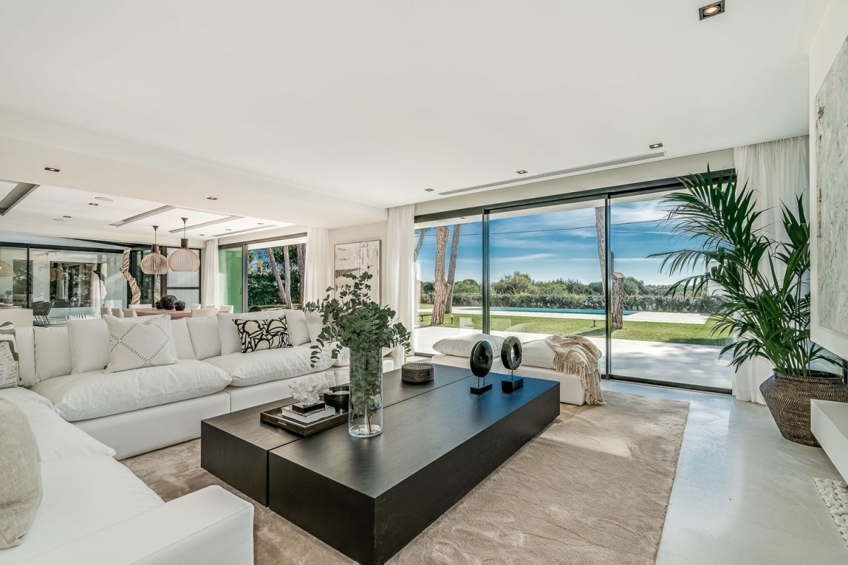 Die Villa ist sehr elegant eingerichtet