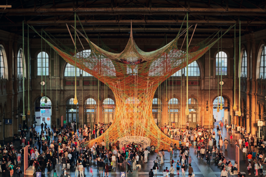 Las increíbles esculturas (para ser) habitadas del artista Ernesto Neto