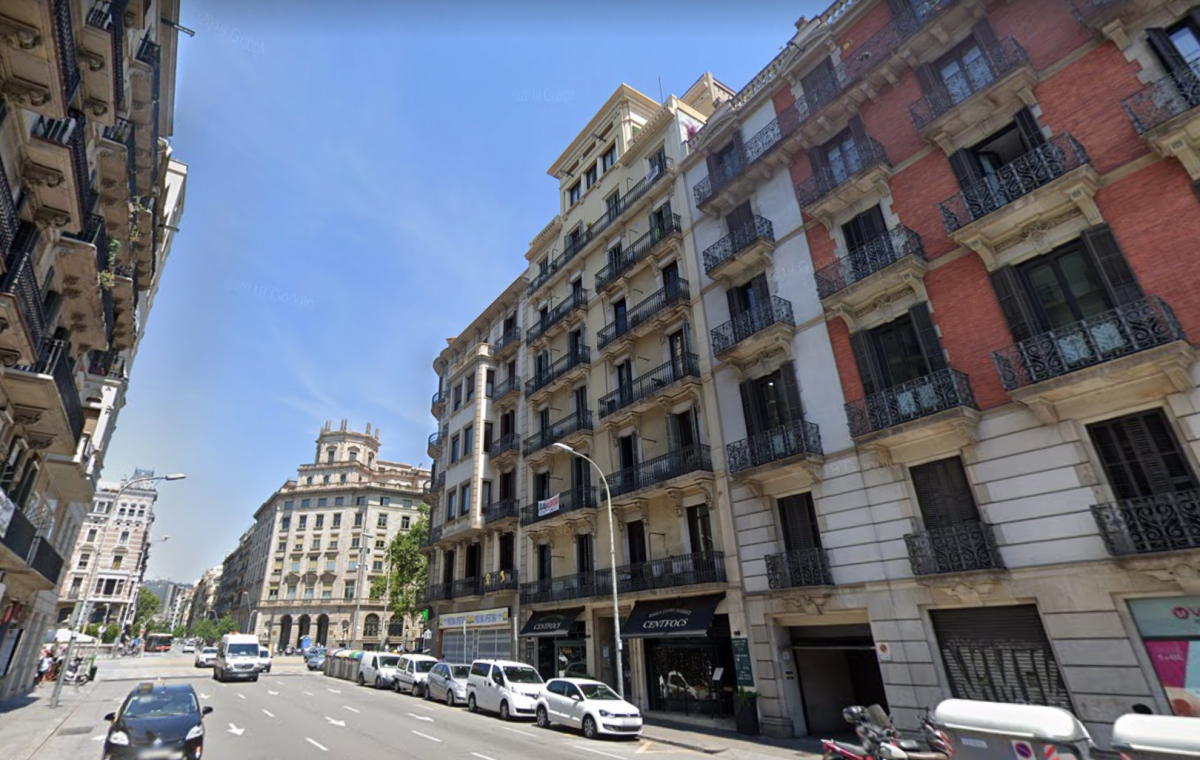 Colau invierte 22 millones para sumar 67 viviendas al parque público de Barcelona