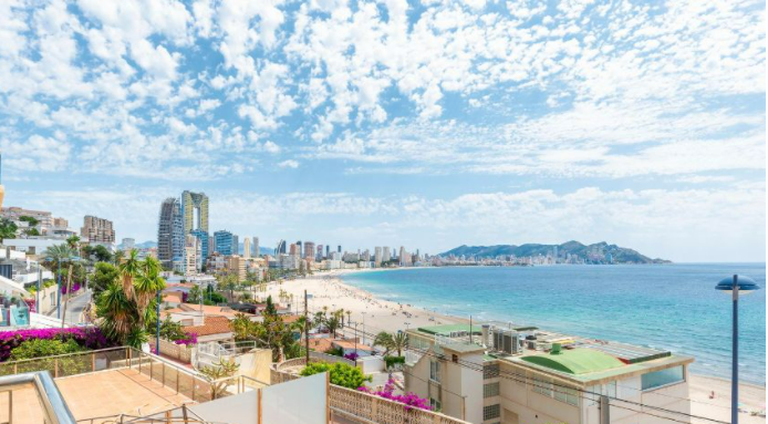 Así será el mercado de la vivienda este verano: menos extranjeros, pero más demanda nacional