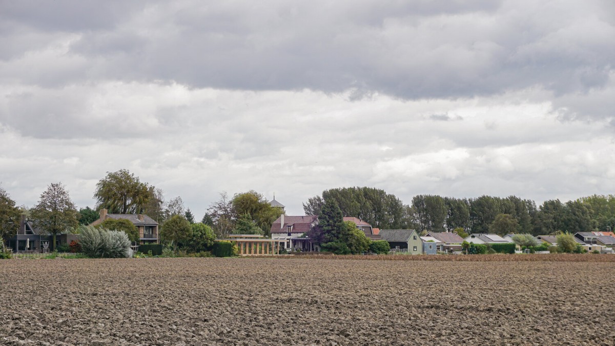 La casa tiene vistas a los campos de cultivo locales