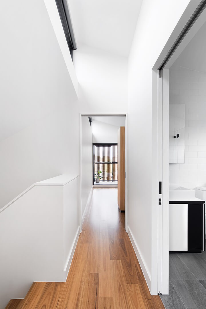 La casa tiene mucha luz natural