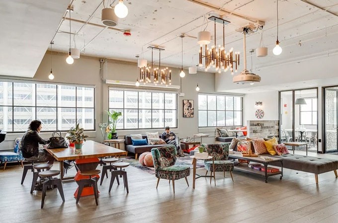 WeWork deshace posiciones con WeLive: vende su marca de ‘coliving’ en Nueva York