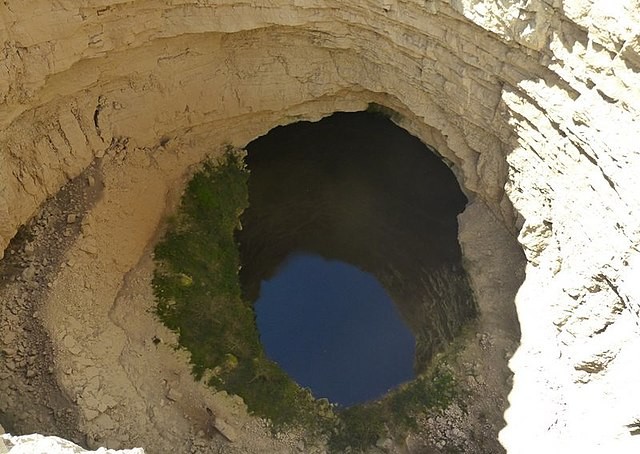 El agujero del infierno: la sima de Oliete (Teruel), de las más espectaculares de Europa