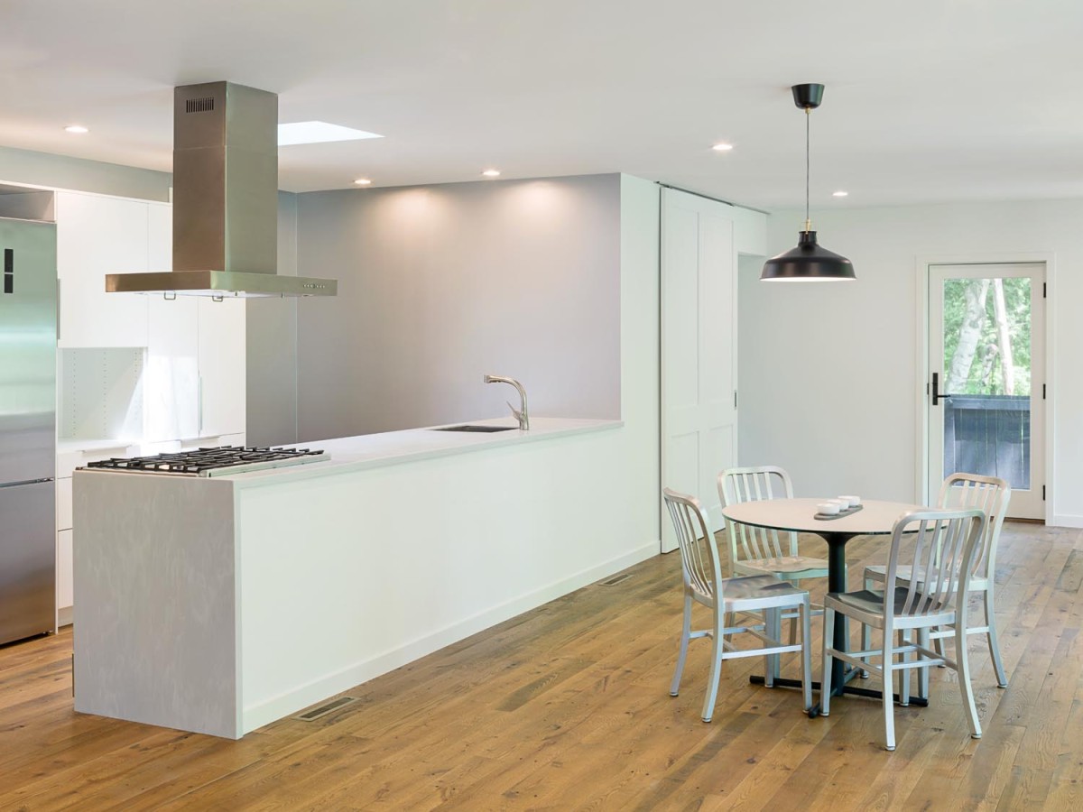 Una apuesta por el blanco y la madera