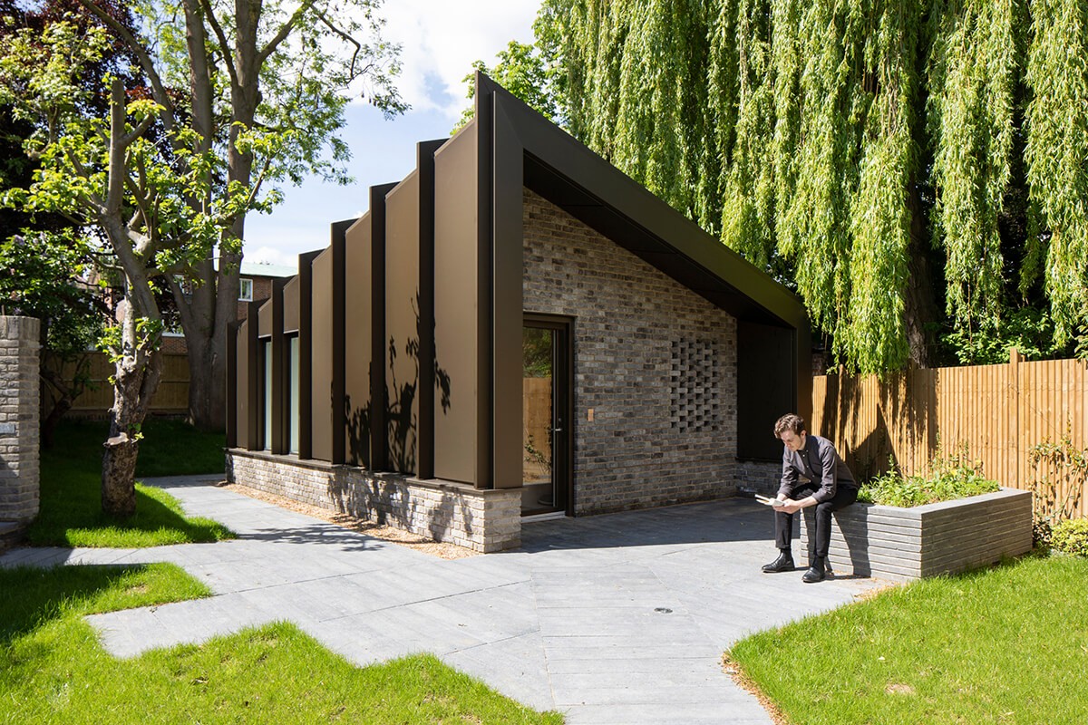 Incluye una sala de música insonorizada