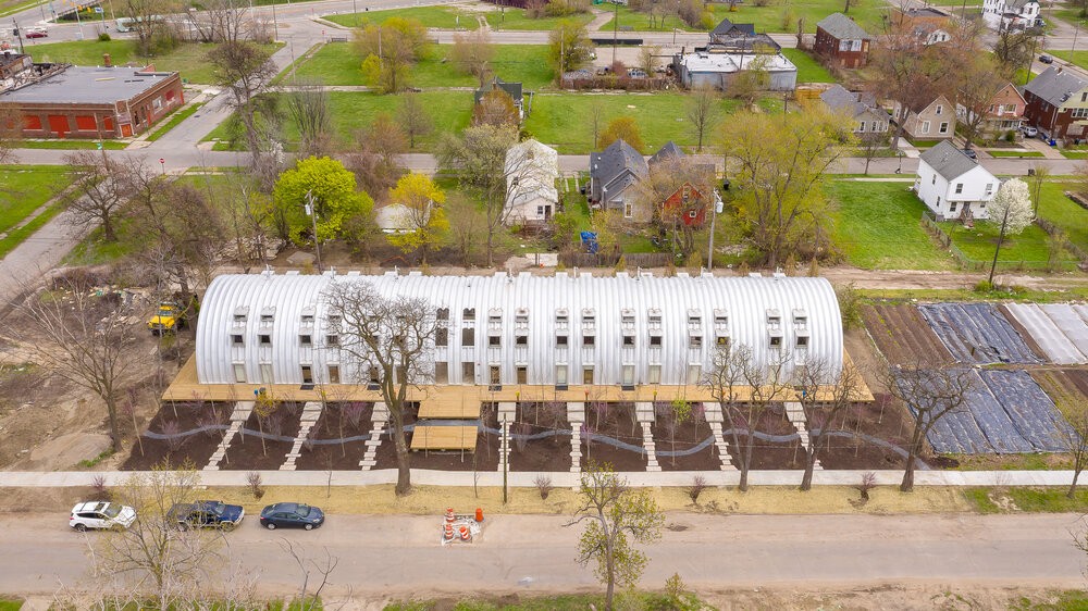 Este proyecto de casas prefabricadas de alquiler ha revitalizado un céntrico barrio de Detroit