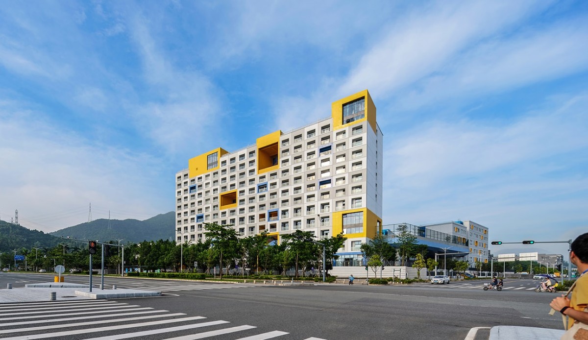 Esta escuela prefabricada llena de color ha sido construida en China en solo 13 meses