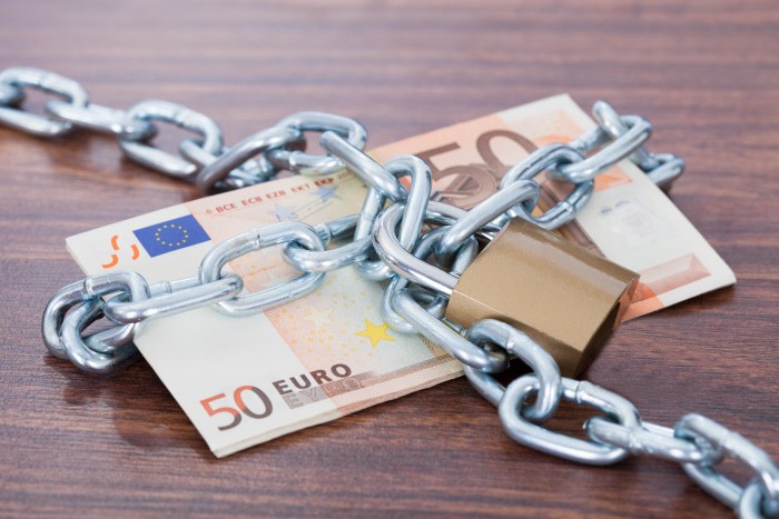 Las cifras que explican por qué los jóvenes no pueden comprar ni alquilar casa en España