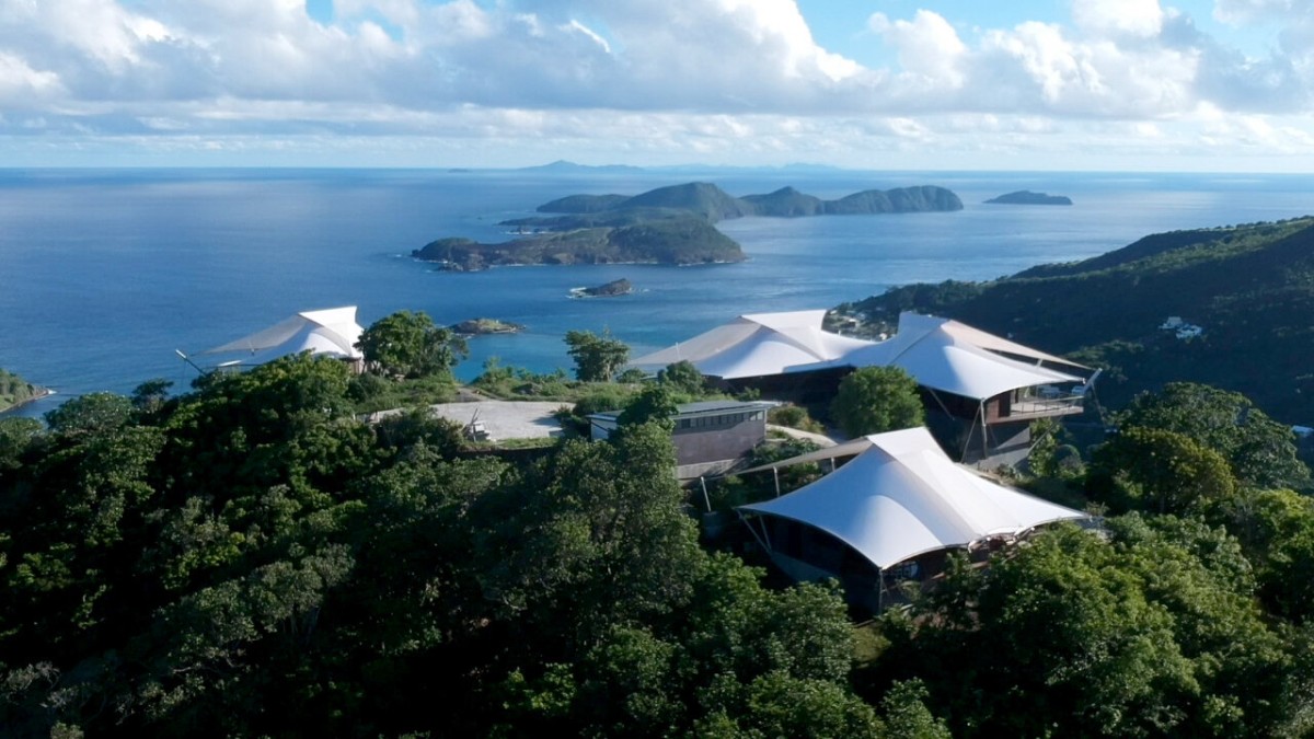 Entre el océano y la naturaleza