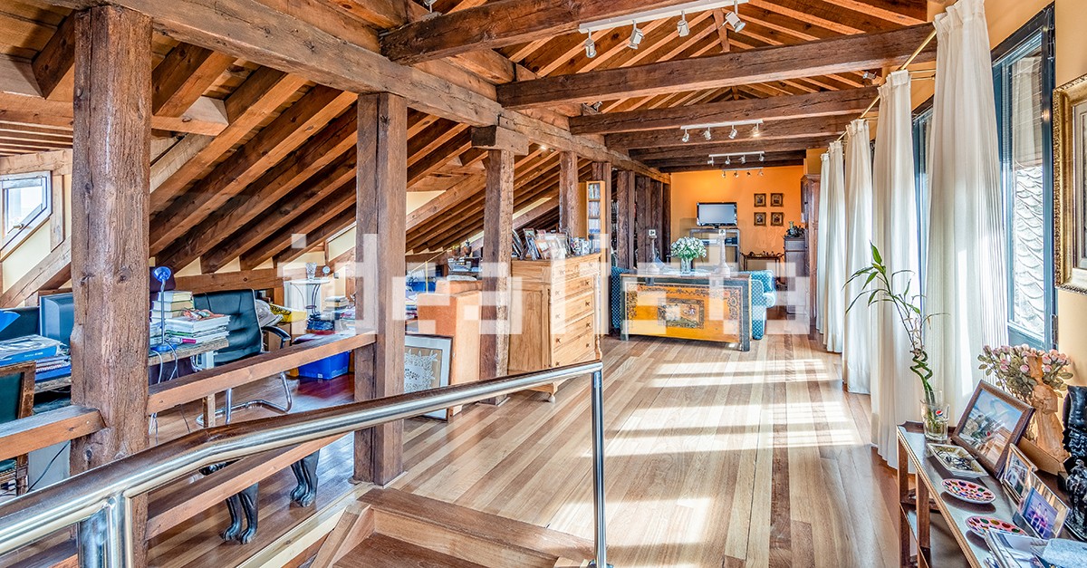 Una espectacular casa rehabilitada en el histórico barrio de las Canonjías de Segovia