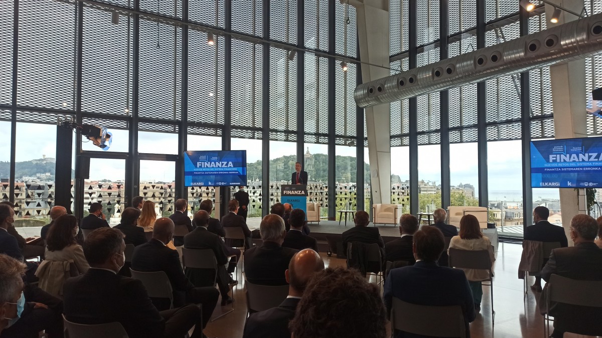 Las reclamaciones a los bancos se acercan a máximos y el BdE pide que se acaten sus resoluciones