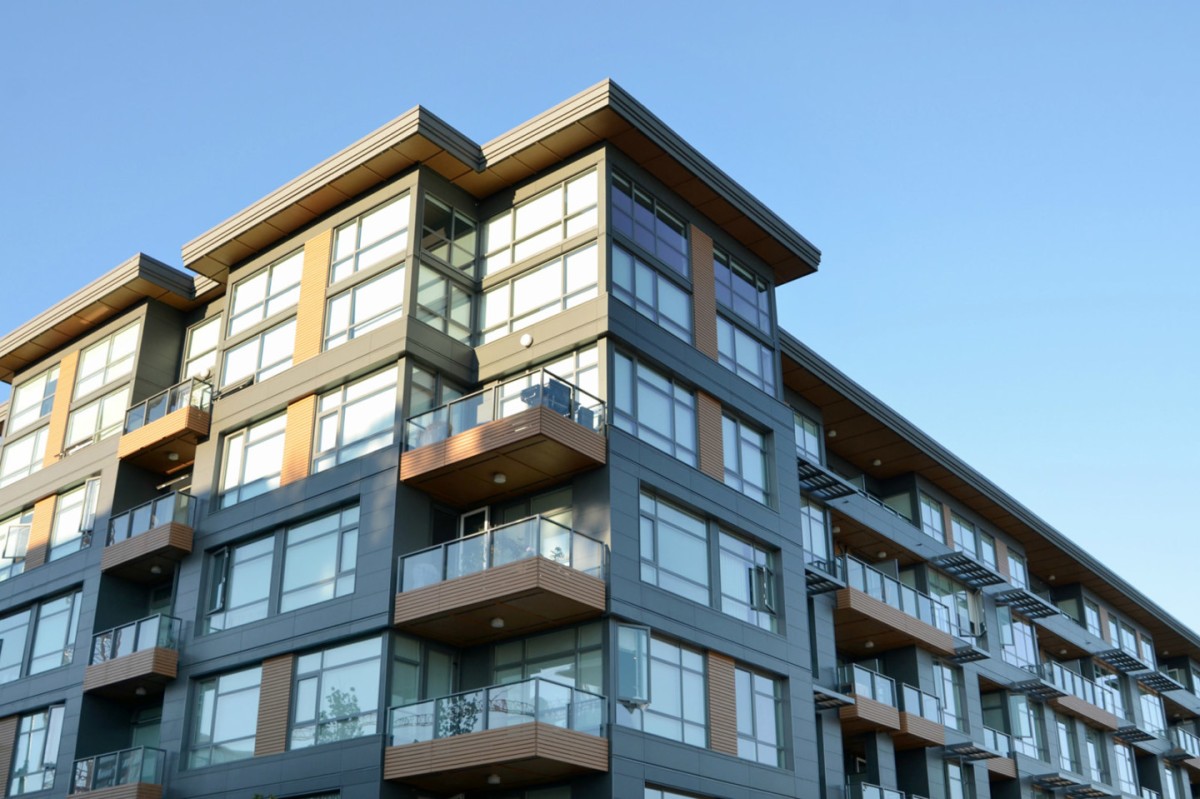 La socimi Advero compra a Sareb un edificio de viviendas de alquiler asequible en Barcelona 