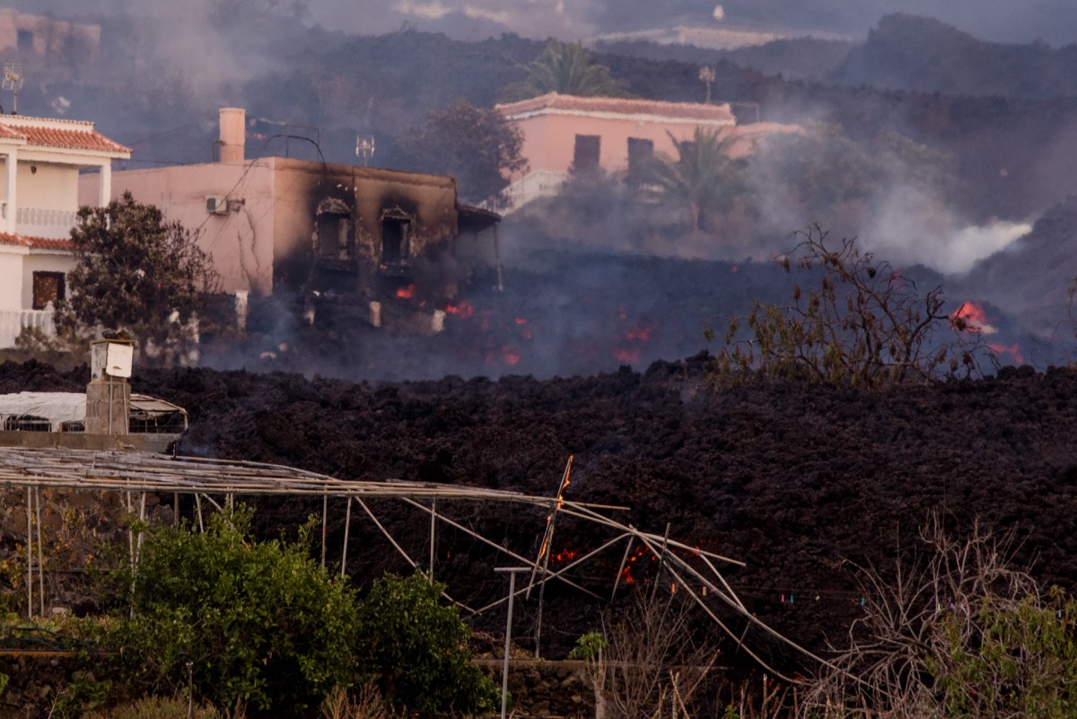 La erupción del volcán en La Palma se lleva por delante más de un centenar de viviendas