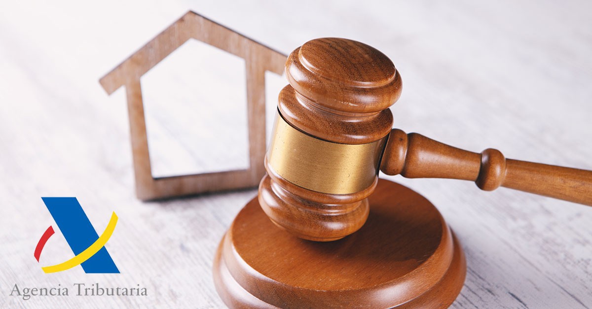 Ojo con pagar una parte de la compra de una vivienda en negro: Hacienda lo revisará y multará