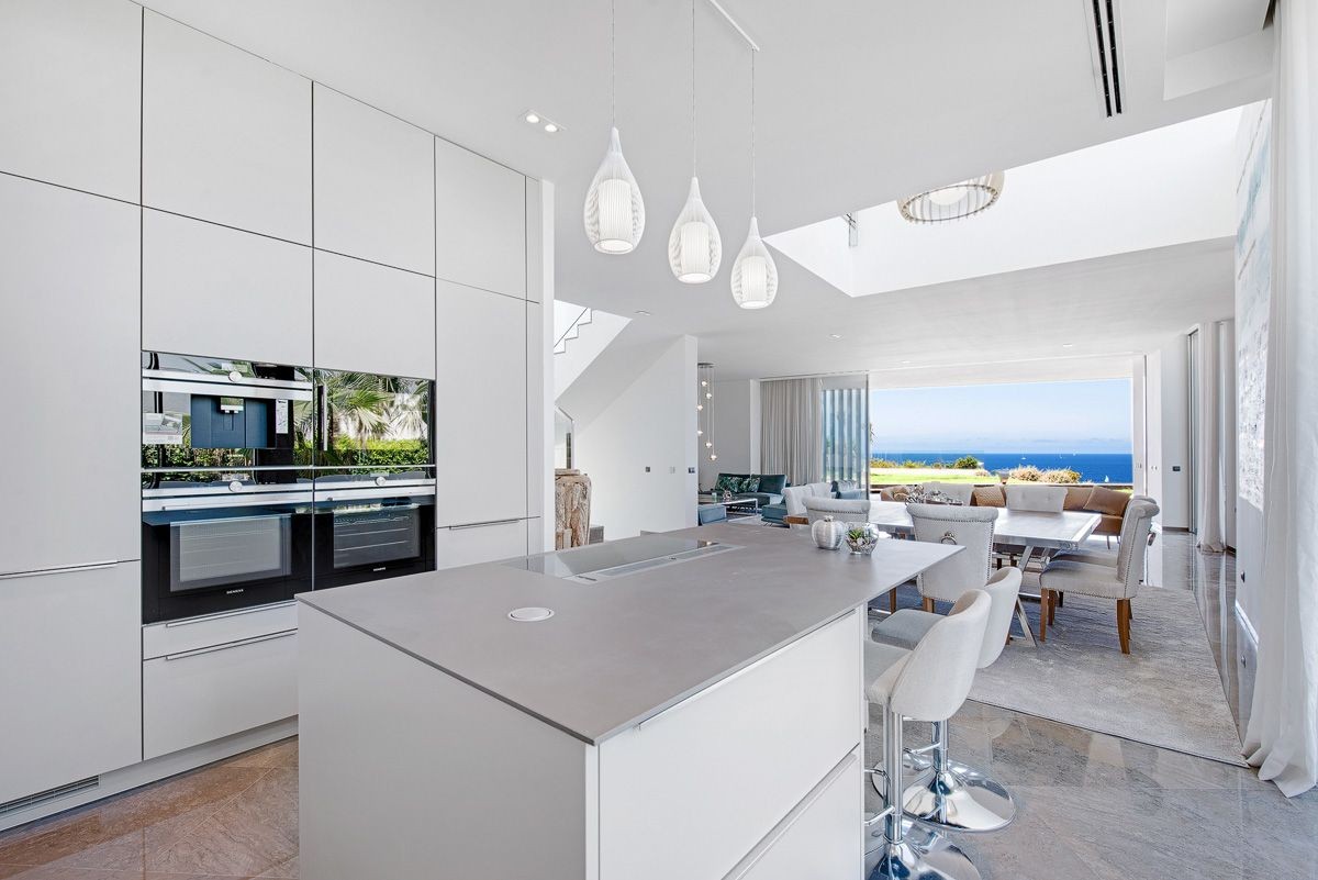 Open kitchen-dining area