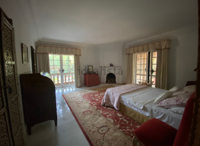 Con balcones al exterior