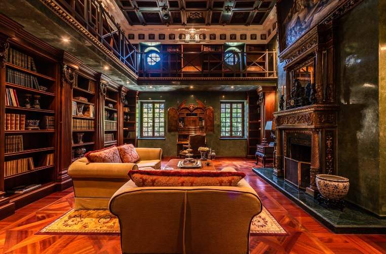 Una sala repleta de libros