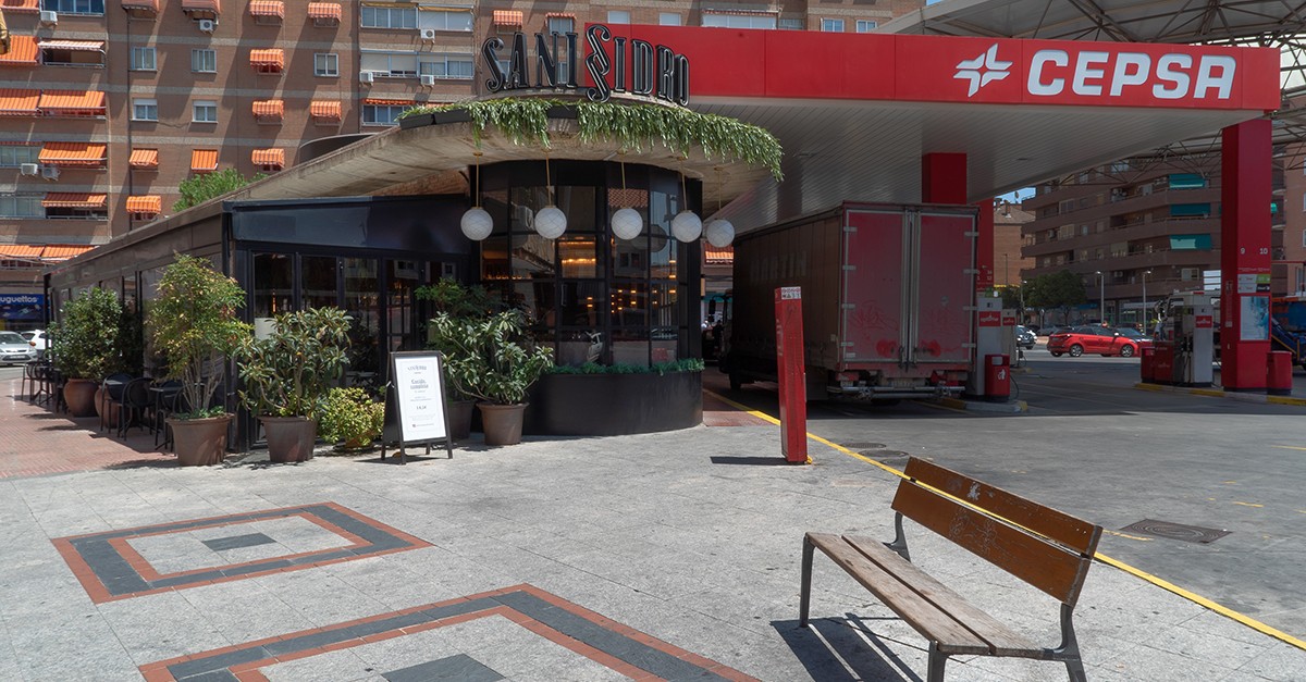 Este es el restaurante de gasolinera más bonito de España y está en Alcalá de Henares